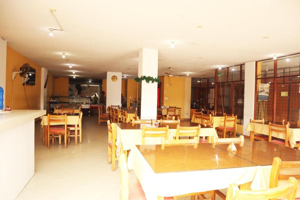 Restaurace v ubytování Hotel Atacames Inn