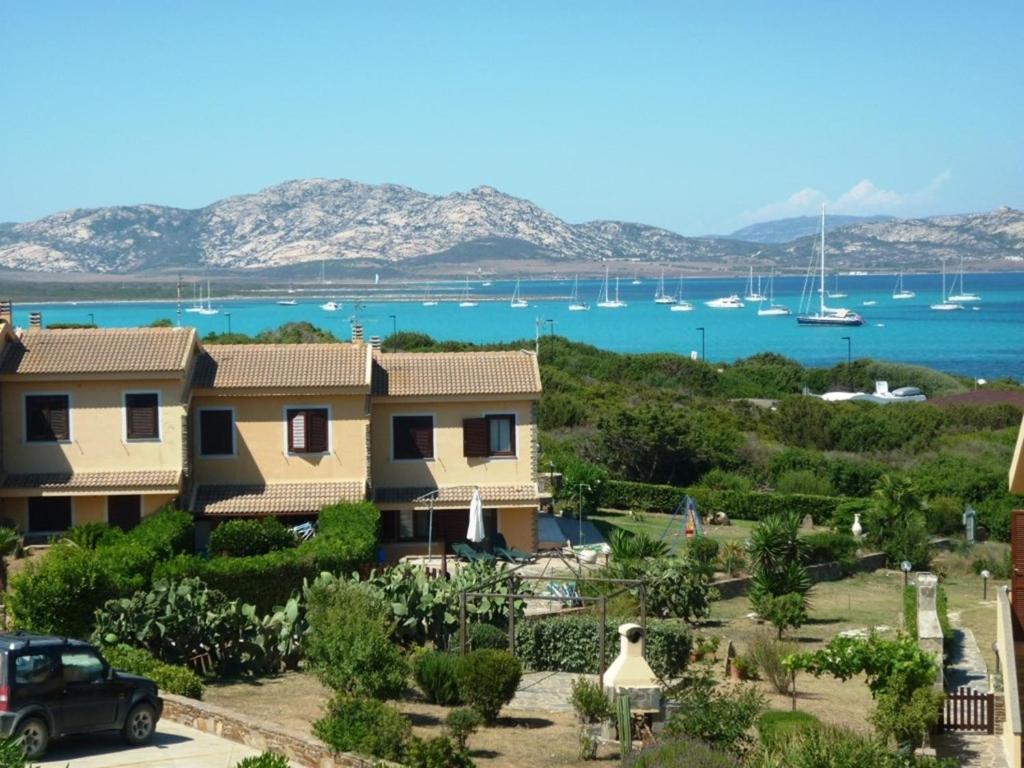 Casa con vistas al agua y a los barcos en Apartment Stintino - Insel Sardinien 23217, en Stintino