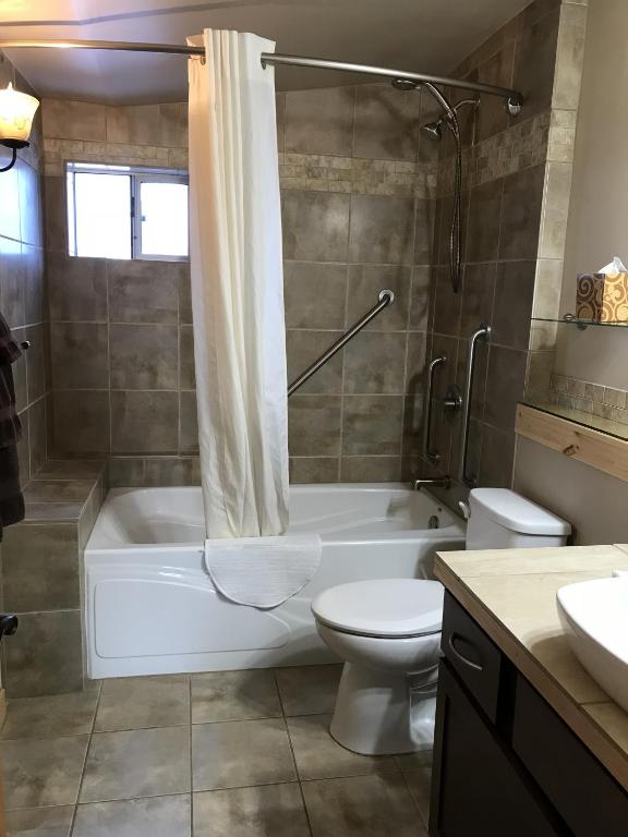 Koupelna v ubytování Twisp River Suites