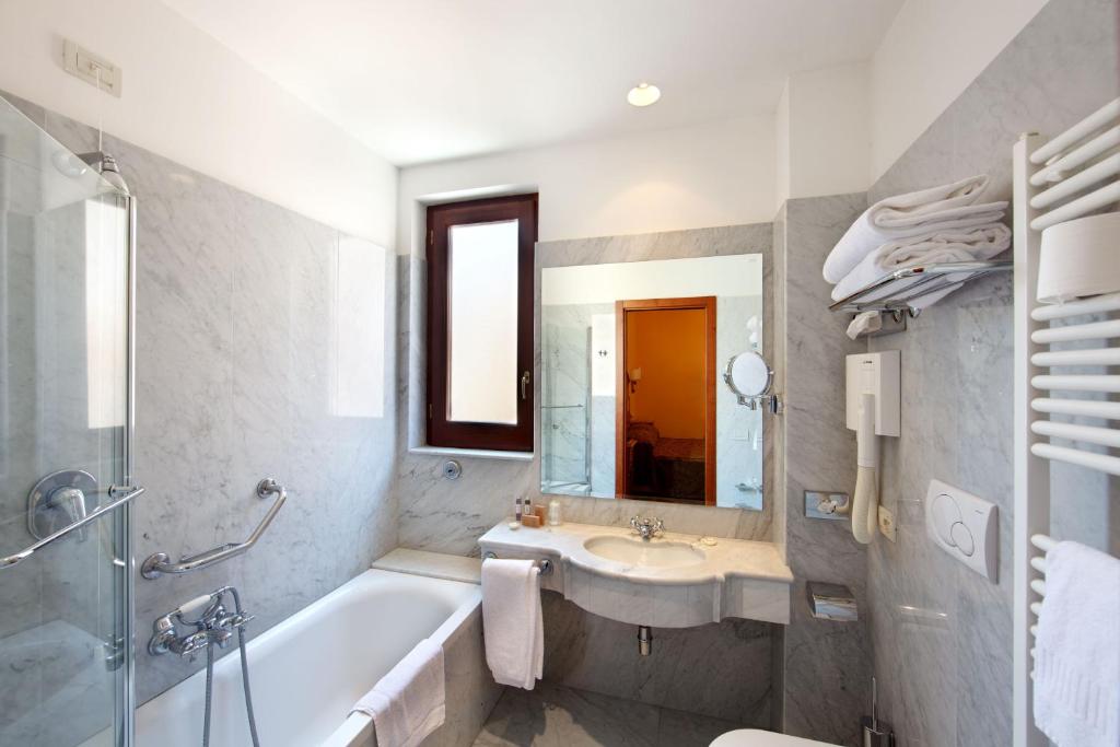 Koupelna v ubytování Hotel Palazzo Guardati