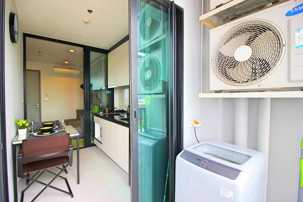 Kuchyň nebo kuchyňský kout v ubytování The Base - Large luxury, 1 Bedroom, Sea View - Pattaya City Centre - 963