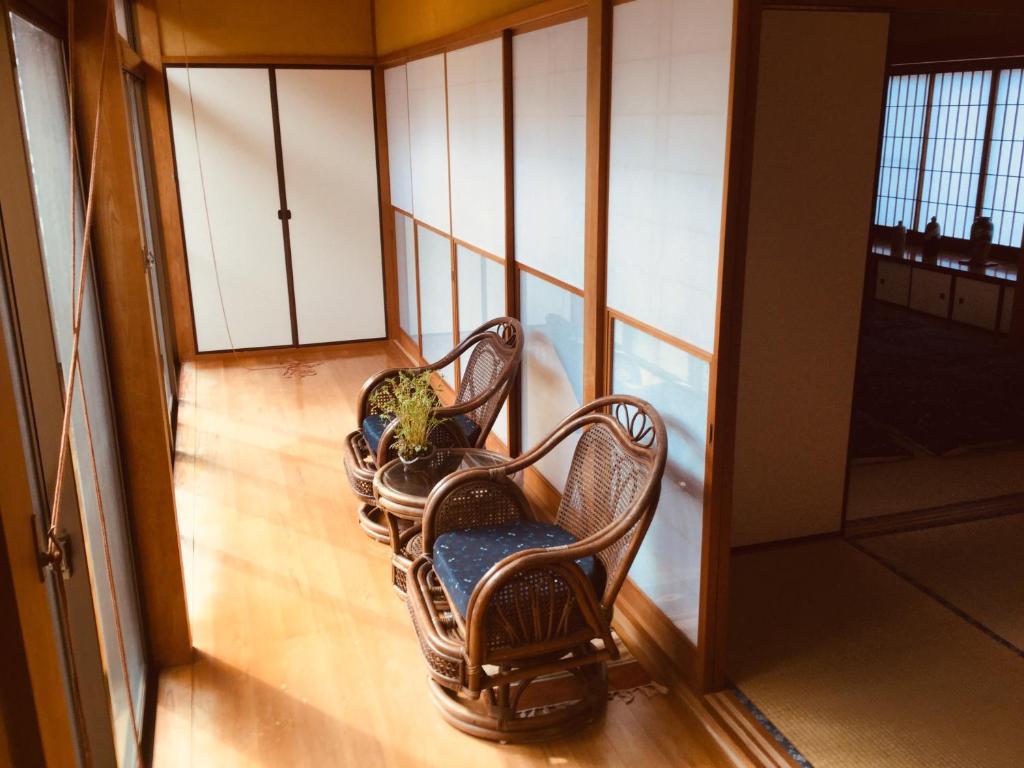 Posezení v ubytování 島の宿 近 〜KON〜