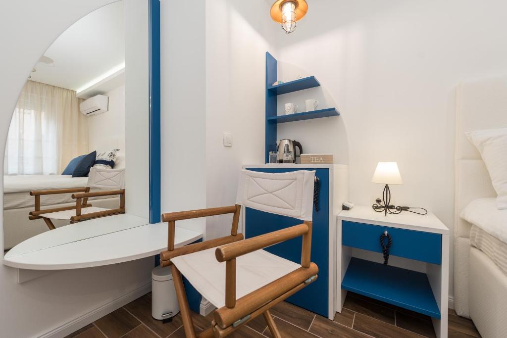 Blue Old Navy Rooms - AE1094, Zadar (updated prices 2025)