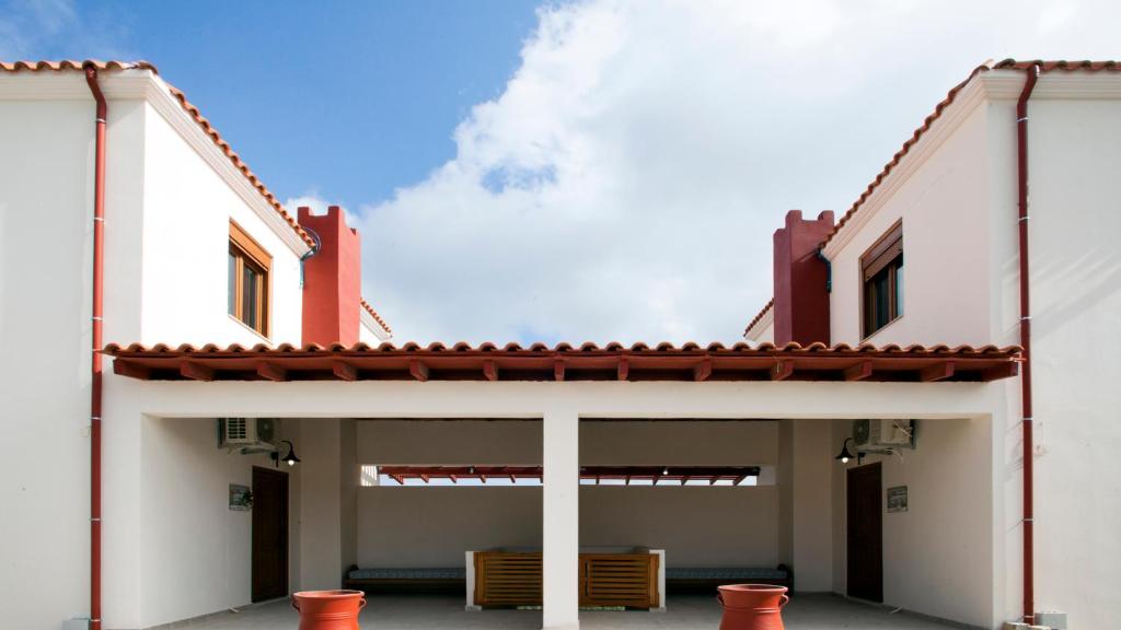 a view of the rear of a building at Fοivos and Athina Villas in Archanes