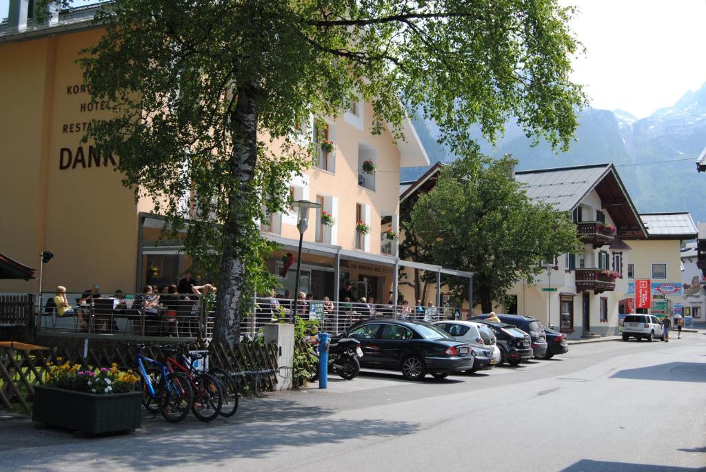 Nespecifikovaný výhled na hory nebo výhled na hory při pohledu z hotelu