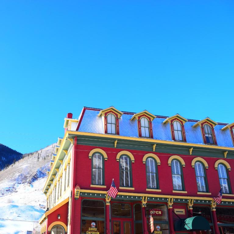 silverton colorado hotels pet friendly