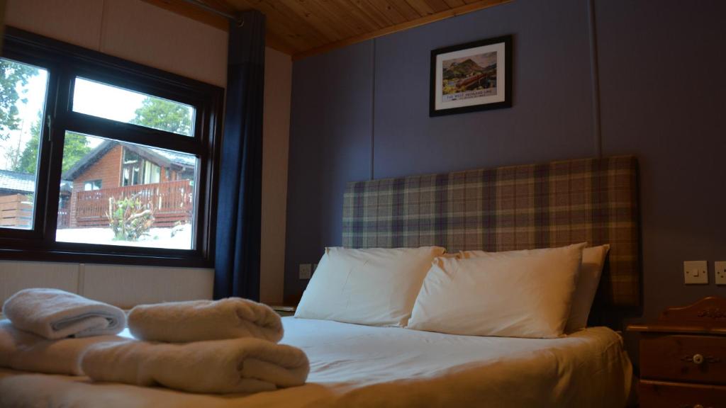 Linnhe Lochside Holidays - Chalet Met Drie Slaapkamers - Huisdiervriendelijk
