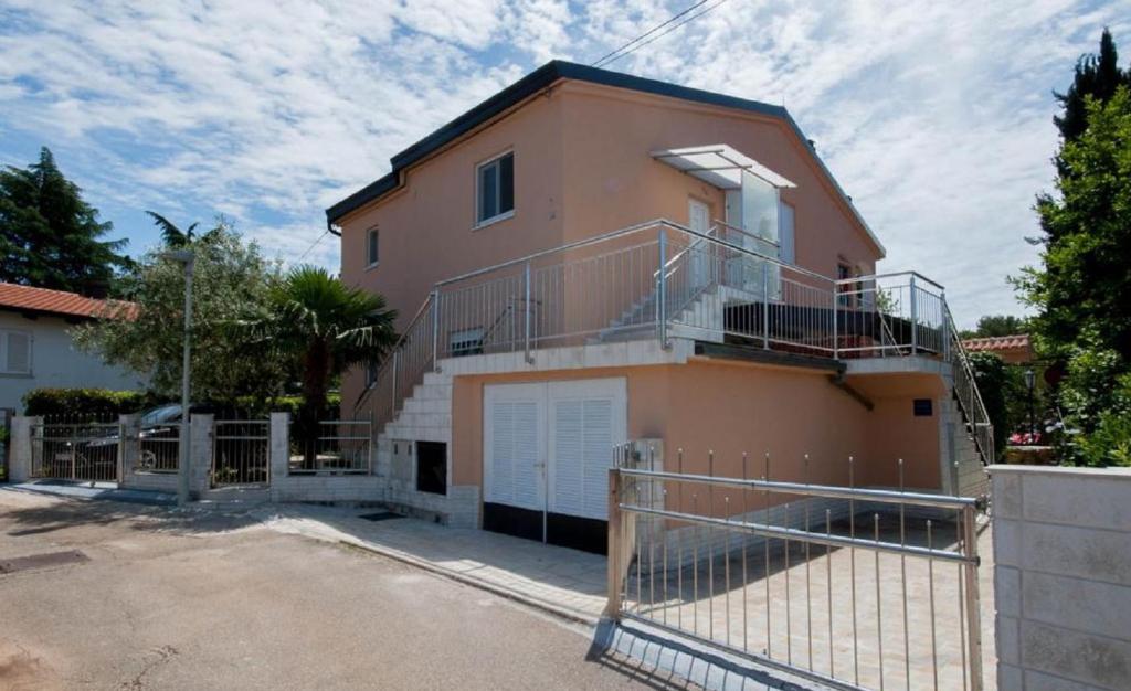 Budynek, w którym mieści się apartament