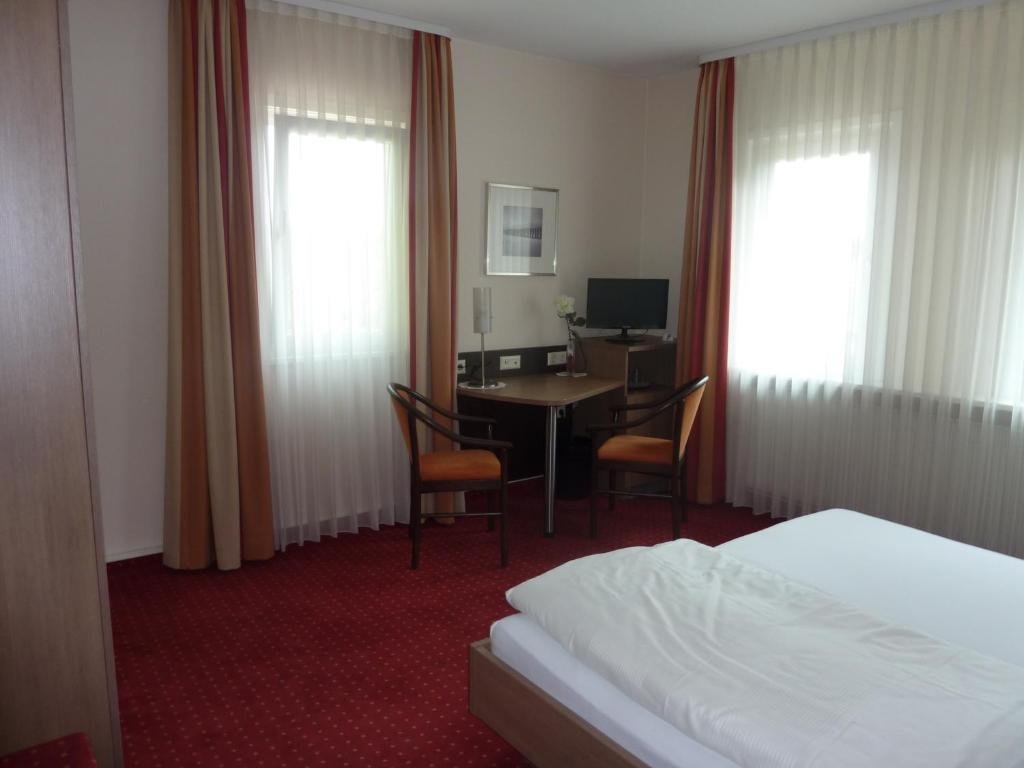 TV a/nebo společenská místnost v ubytování Hotel Gasthof König Karl