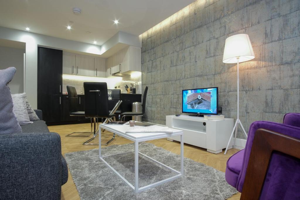 Antilla Luxury Apartments - 10 mins walk to New Street Station