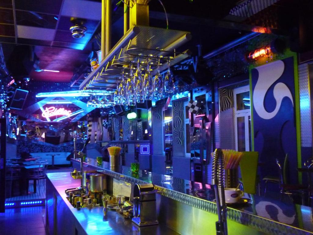 Lounge nebo bar v ubytování Hotel Cade