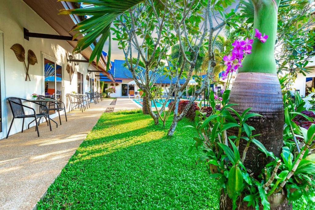 Zahrada ubytování Phuket Airport Hotel - SHA Extra Plus
