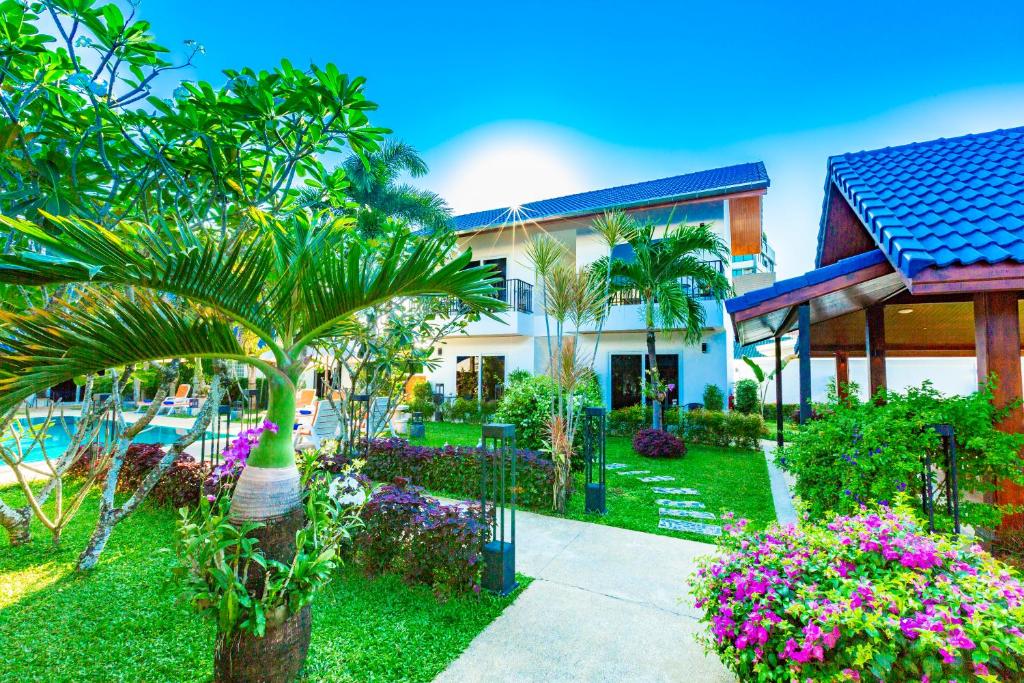 Zahrada ubytování Phuket Airport Hotel - SHA Extra Plus