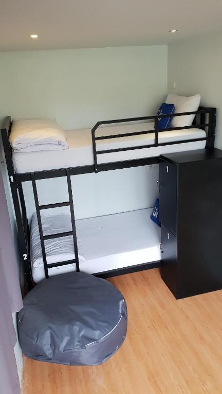 Postel nebo postele na pokoji v ubytování Us hostel samui