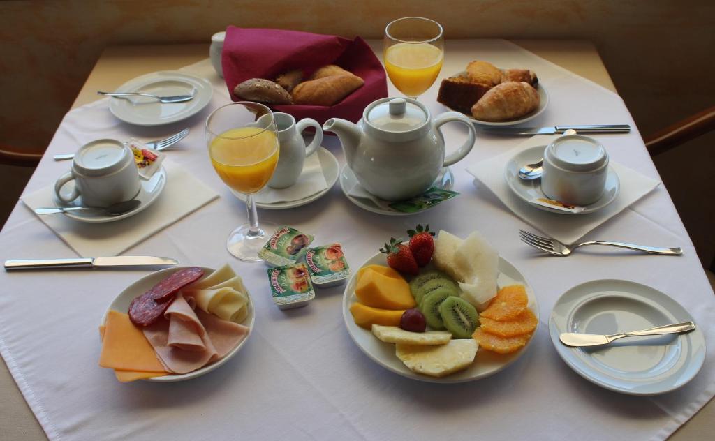 Comida no hotel ou em algum lugar perto