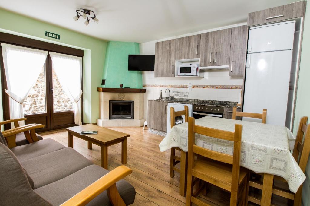 Una cocina o zona de cocina en La Dobra de liebana