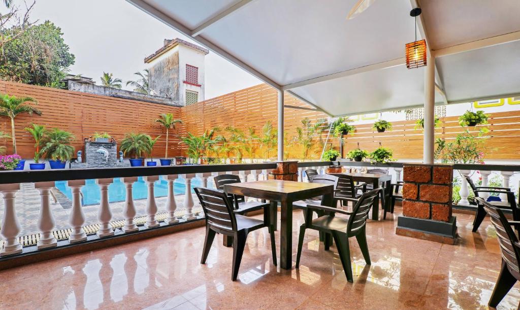 Bazén v ubytování Treebo Premium Dona Eliza, 700 metres from Calangute Beach nebo v jeho okolí