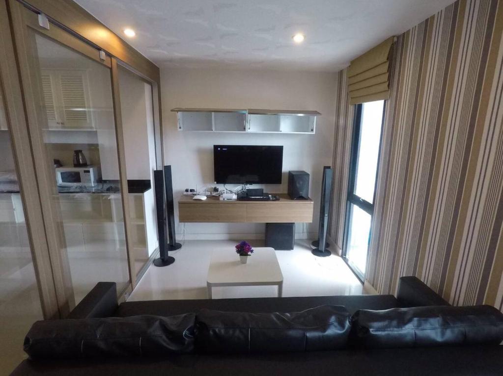 TV a/nebo společenská místnost v ubytování WOW Apartment at Unity Patong