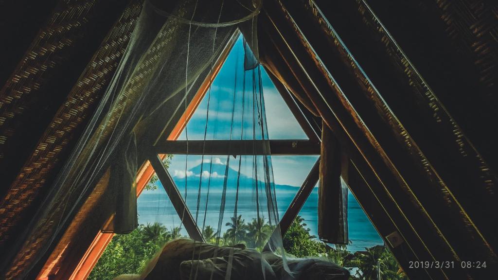 Denbencingah – Stylish Triangle Across the Beach