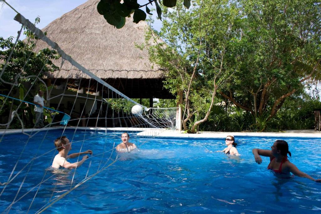 Bazén v ubytování Sotavento Hotel & Yacht Club nebo v jeho okolí