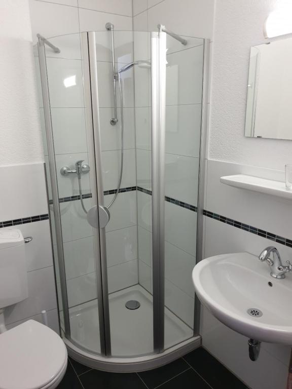 Koupelna v ubytování Kirchberg Hotel garni