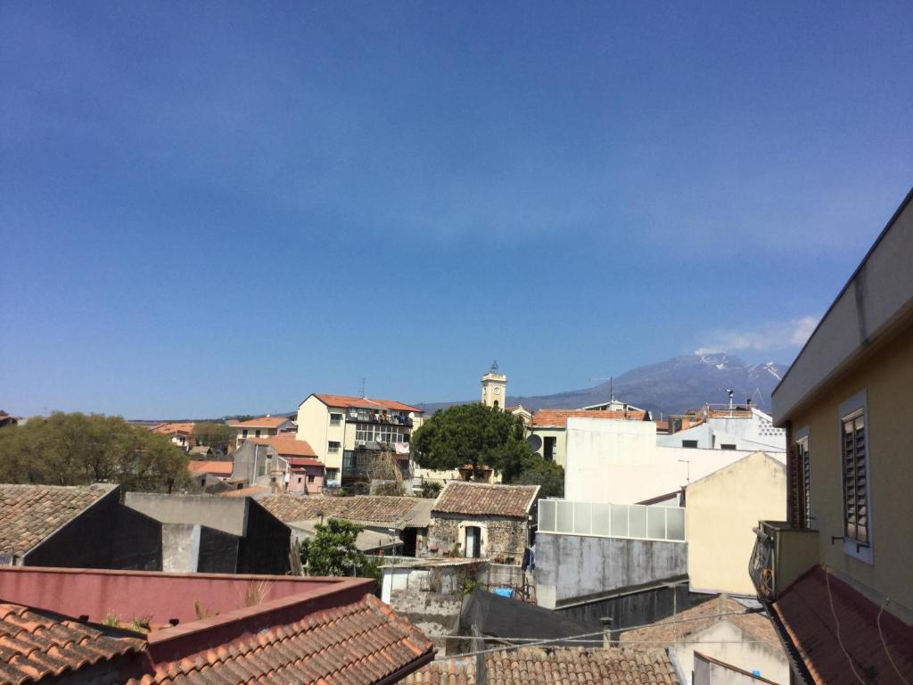 A general mountain view or a mountain view taken from Az apartmant