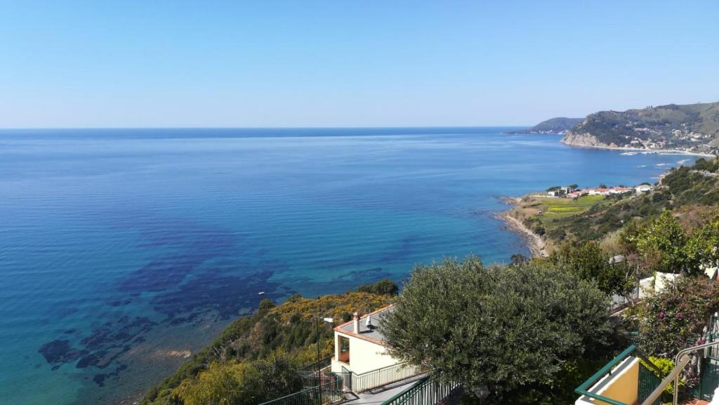 Appartamento panoramico Parco dei Ciliegi Mezzatorre San Mauro Cilento Acciaroli - Apartment Mit Meerblick