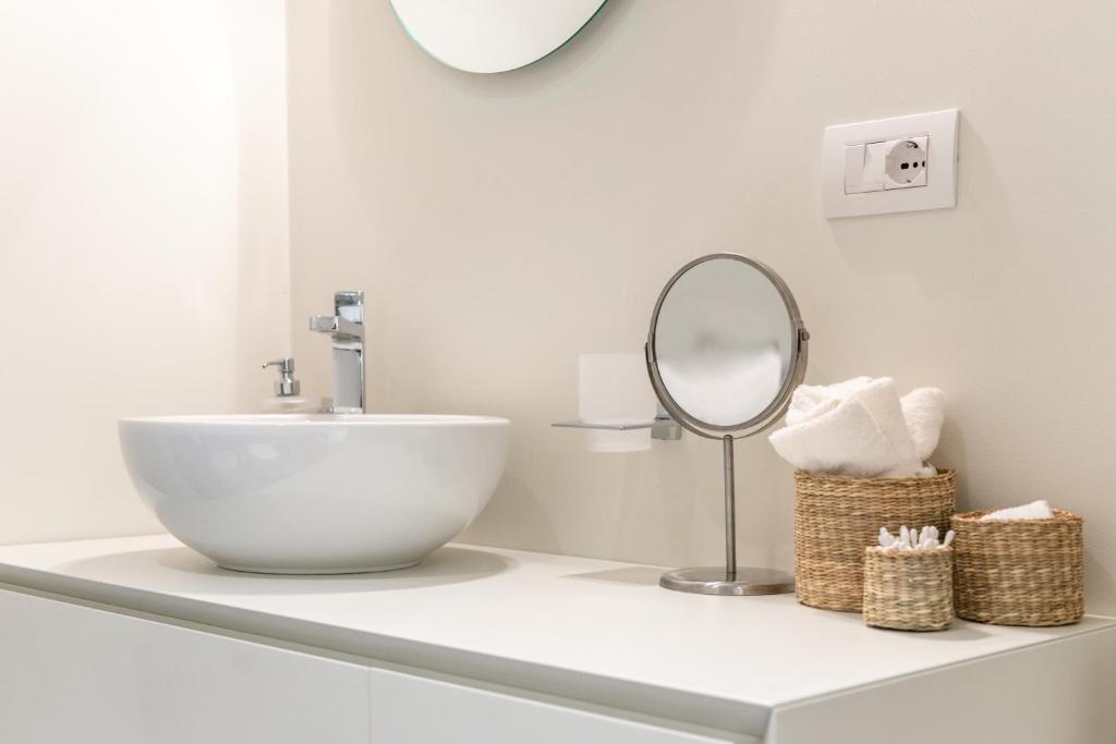 A bathroom at Mini loft Moscova