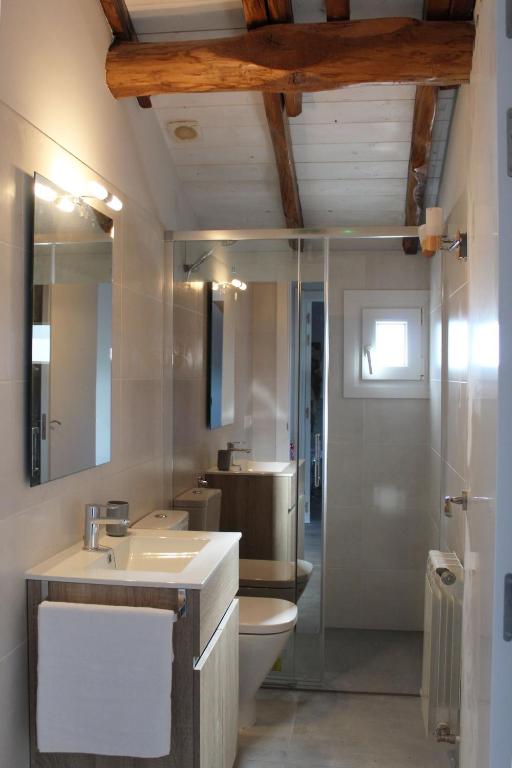 Łazienka w obiekcie Apartamentos Elizondo Center