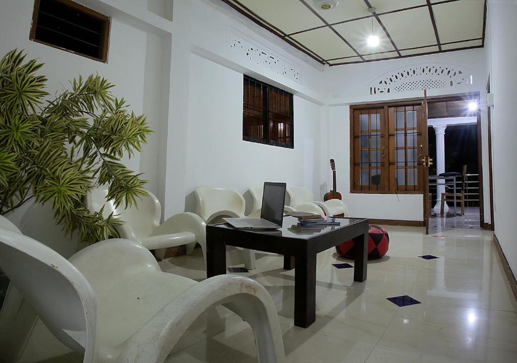 Posezení v ubytování Aura City Hostel