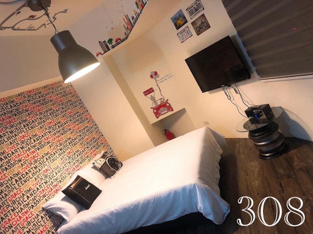 TV a/nebo společenská místnost v ubytování Traveler Station R15