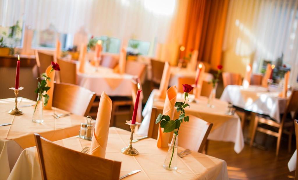 Restaurace v ubytování Hotel Heilquelle-Leukerbad-Therme