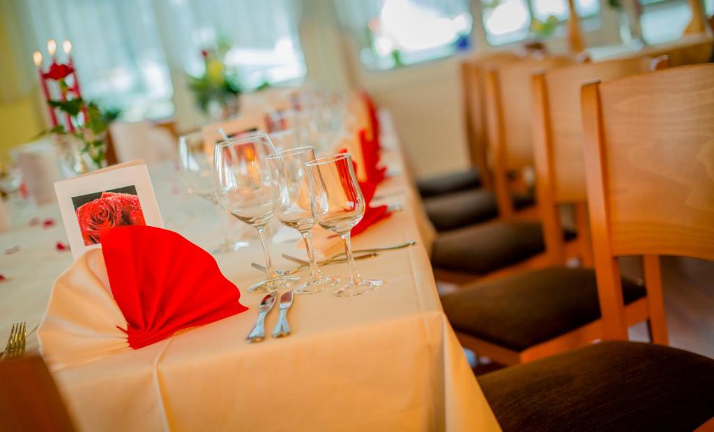 Restaurace v ubytování Hotel Heilquelle-Leukerbad-Therme
