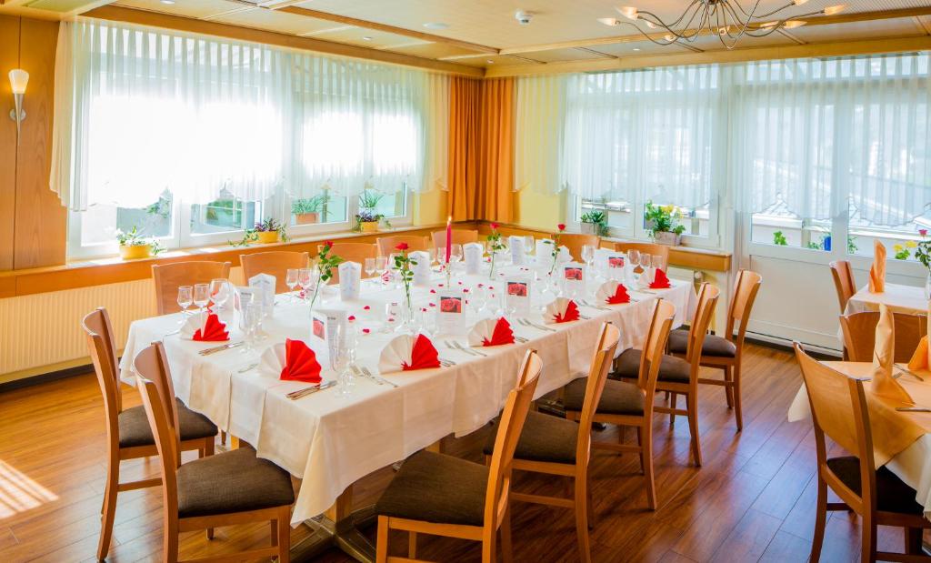 Restaurace v ubytování Hotel Heilquelle-Leukerbad-Therme