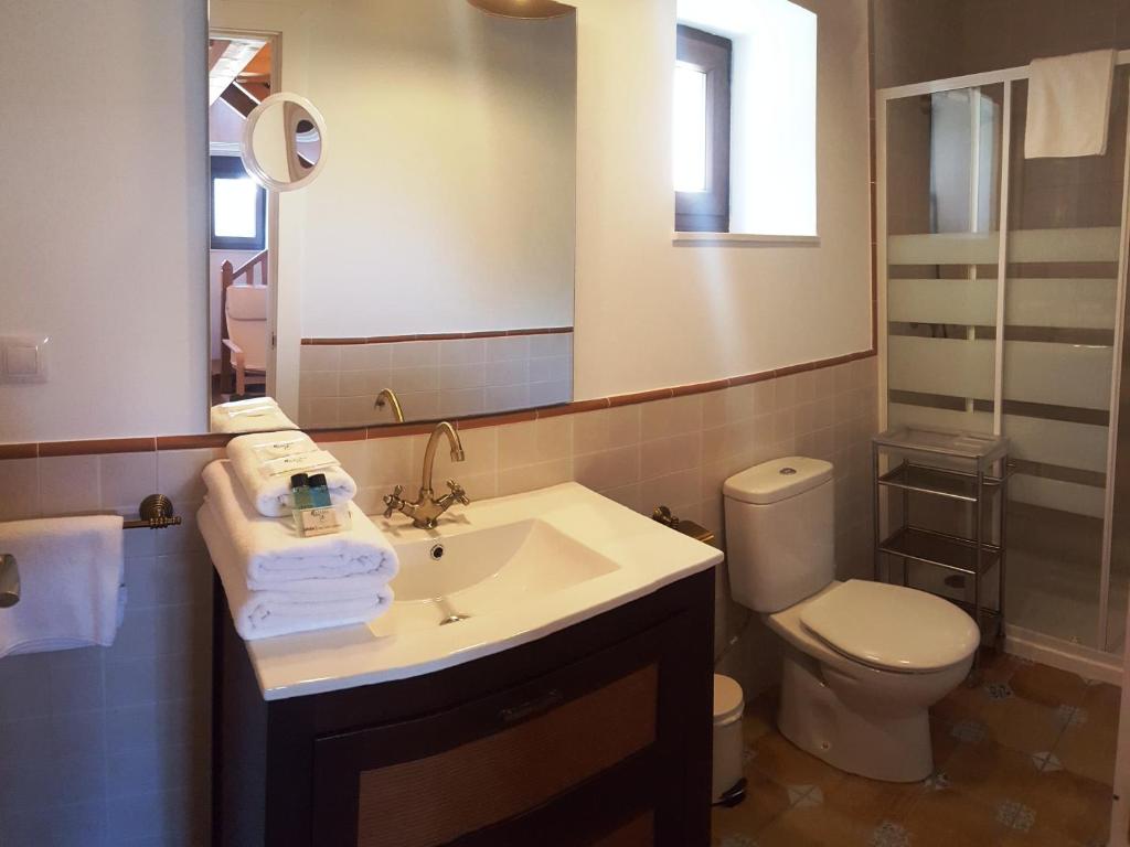 Koupelna v ubytování Apartamentos A Palleira