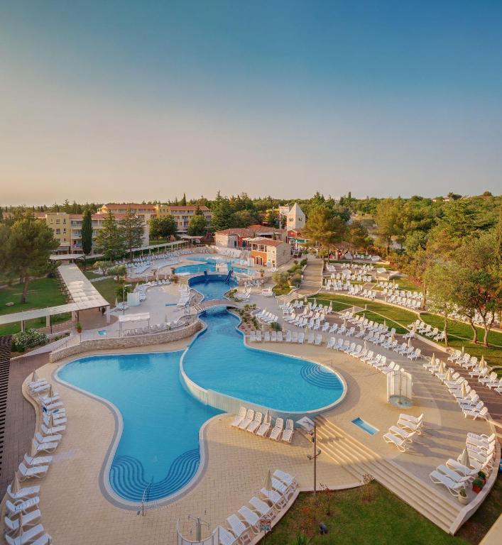 Bazén v ubytování Hotel Garden Istra Plava Laguna nebo v jeho okolí