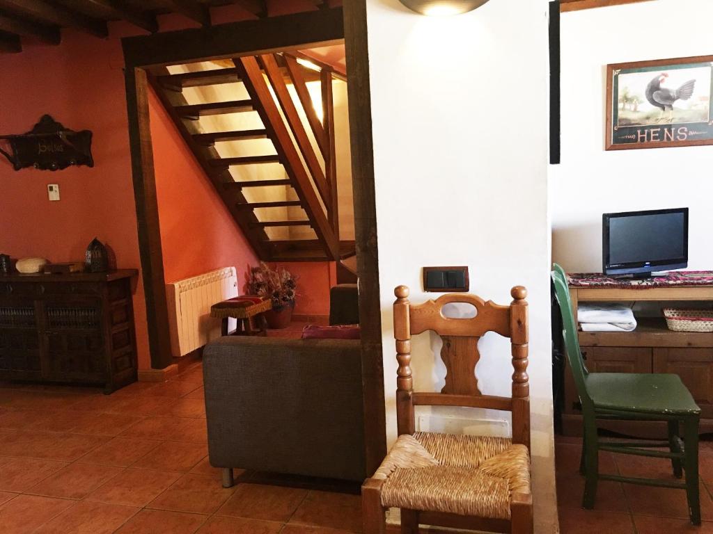 TV a/nebo společenská místnost v ubytování Casa Rural EL RINCÓN DE LA MORAÑA
