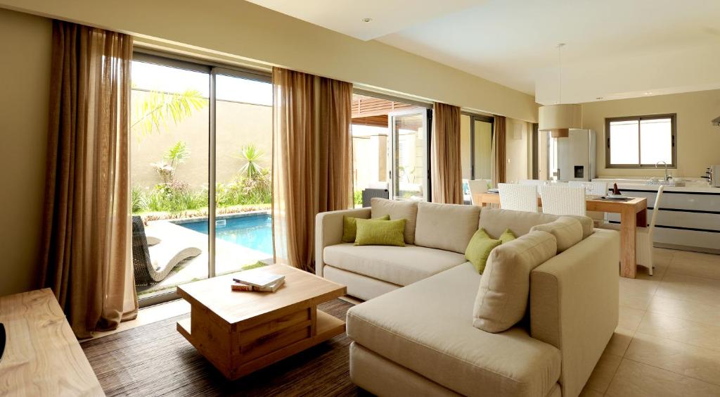 Bazén v ubytování Athena Villas by Fine & Country nebo v jeho okolí