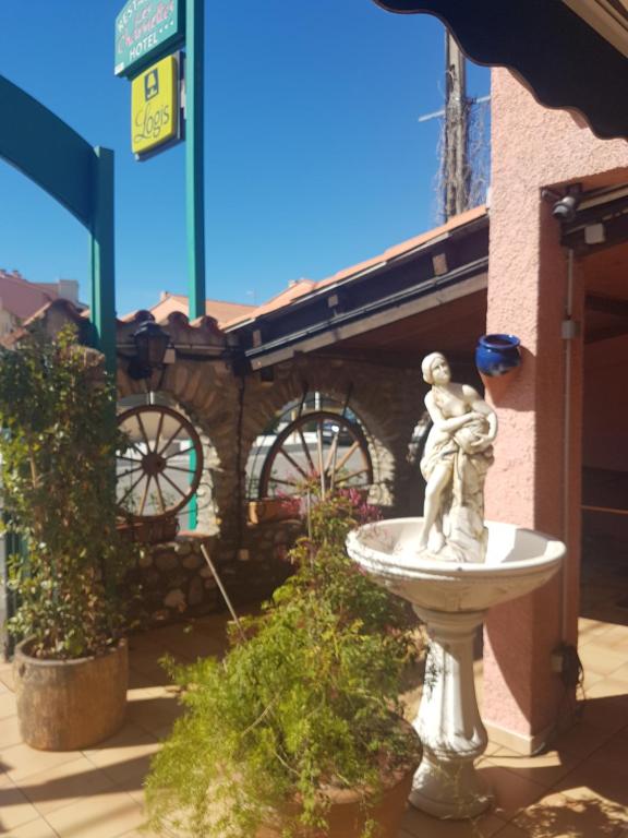 Fotografie z fotogalerie ubytování Logis Hôtel Restaurant les Charmettes v destinaci Argelès-sur-Mer