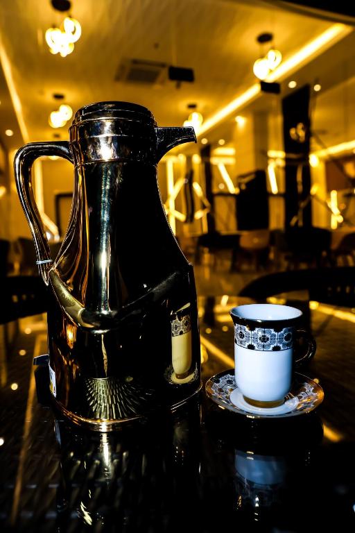 Příslušenství pro přípravu čaje a kávy v ubytování F & H Hotel