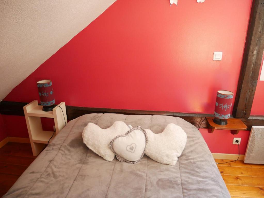 Postel nebo postele na pokoji v ubytování Chalet pour amoureux de la nature avec vue sur le lac de Retournemer