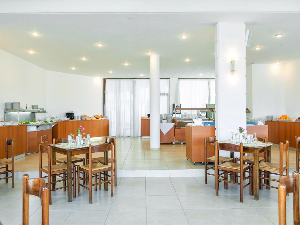 Posezení v ubytování Xenios Dolphin Beach Hotel