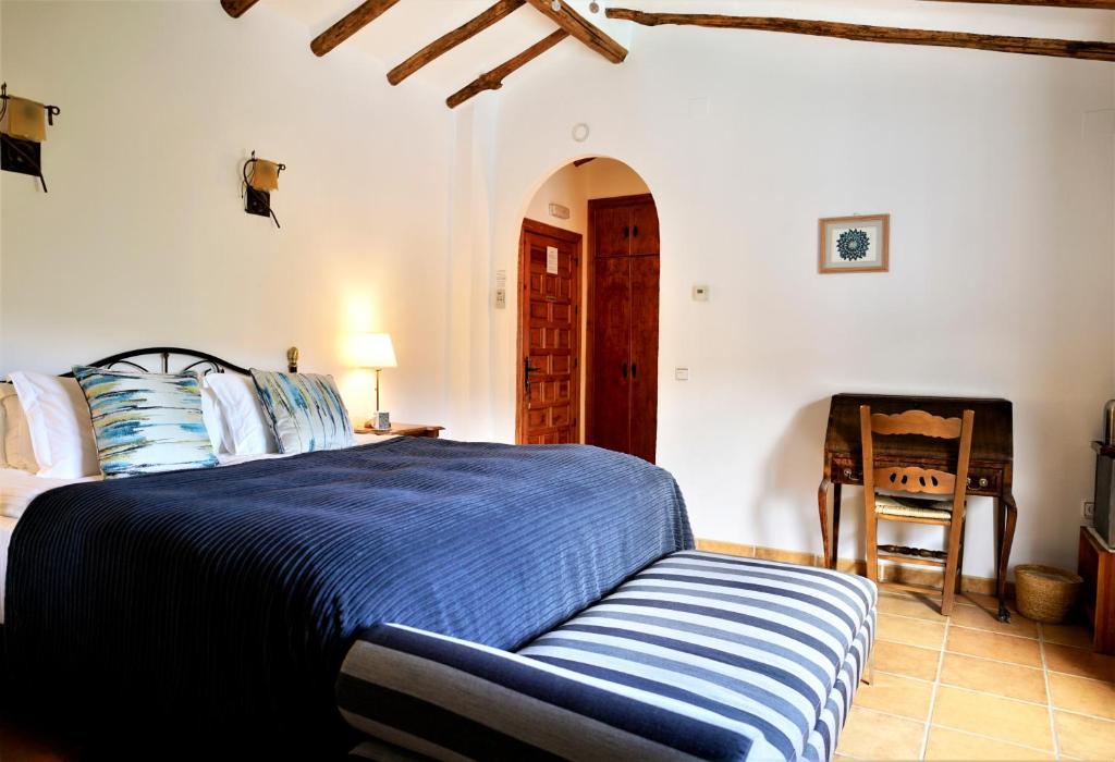 El Amparo - King Room With Balcony