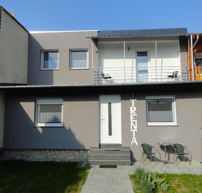 Budynek, w którym mieści się apartament