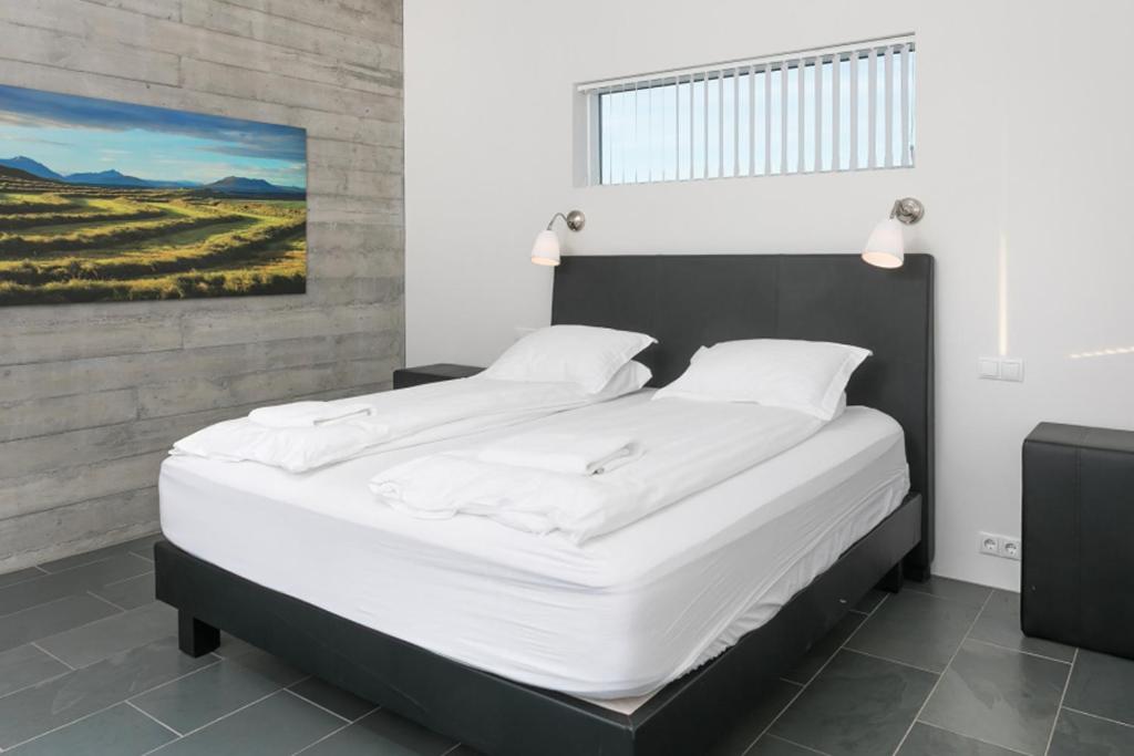 Postel nebo postele na pokoji v ubytování Luxury Villa with River View