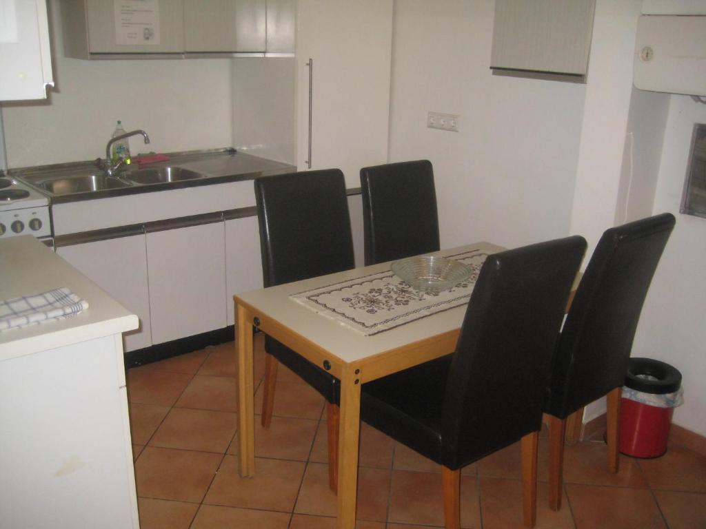 Kuchyňa alebo kuchynka v ubytovaní HappyHostel