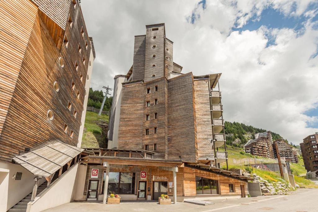 Budova, kde se aparthotel nachází