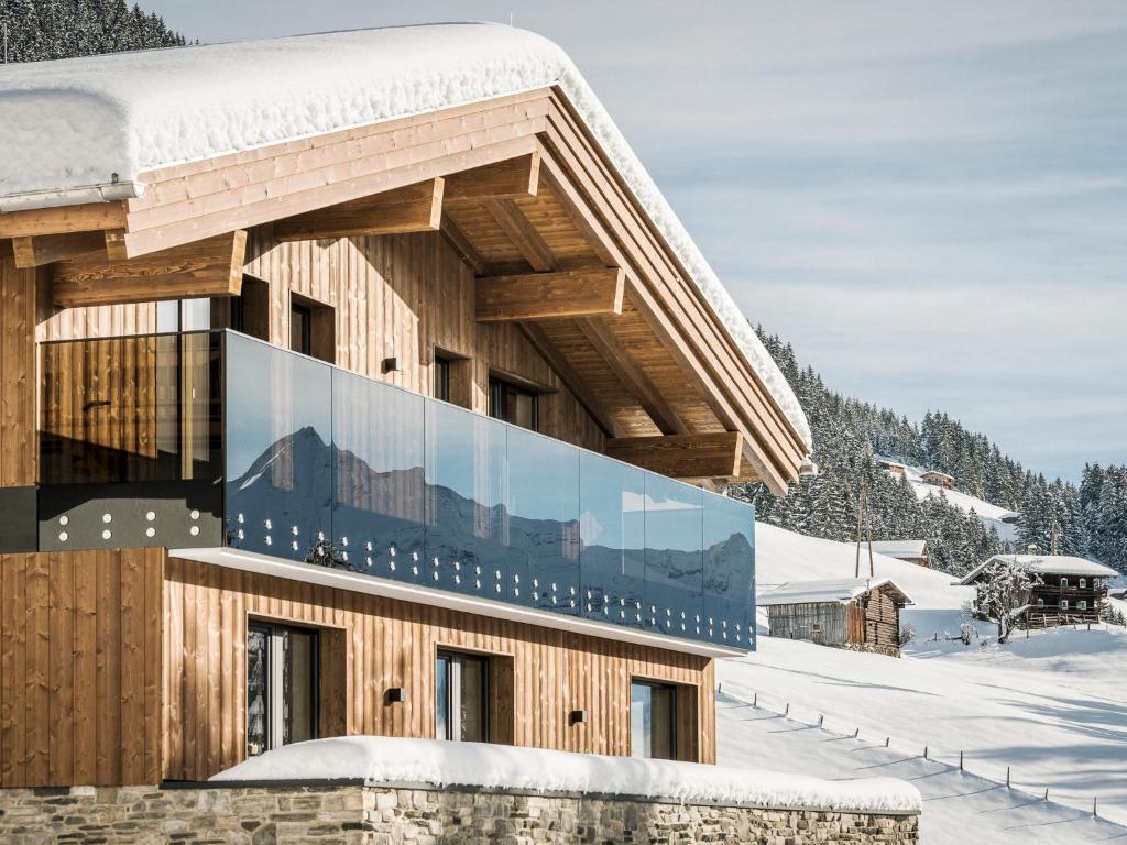 Nespecifikovaný výhled na hory nebo výhled na hory při pohledu z hotelu