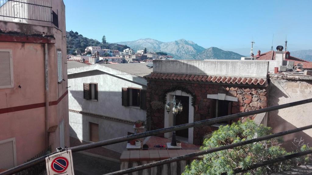 Nespecifikovaný výhled na hory nebo výhled na hory při pohledu z bed and breakfast