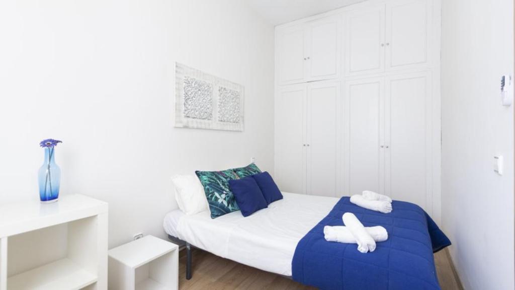 Apartment Urbantec Realty - Atocha, Madrid, Spain - Booking.com
